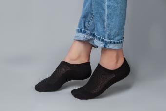 Why Ankle Socks Are the Y2K Trend Gen Z Should Get Behind